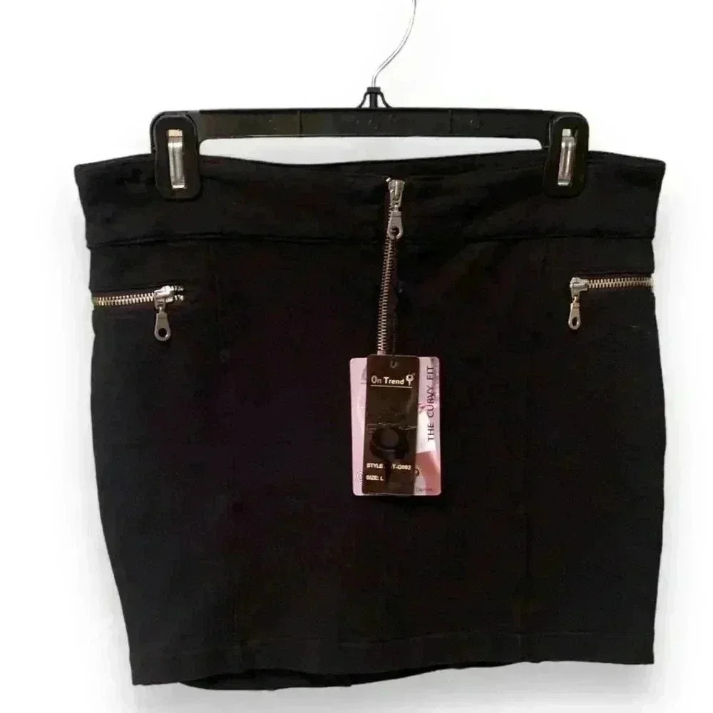 NWT On Trend Black Mini Skirt with Silver Zipper Detail Size Large (Juniors) - Picture 2 of 11